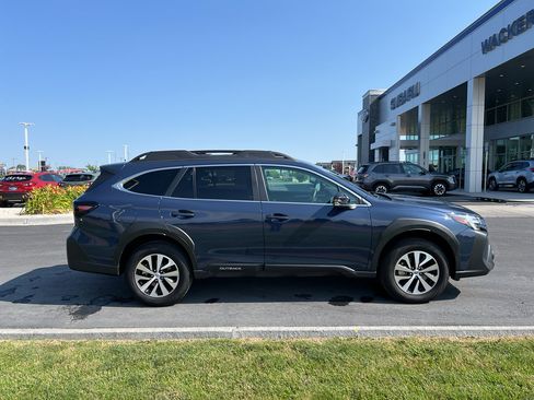 Certified 2025 Subaru Outback Premium AWD/4WD image 8