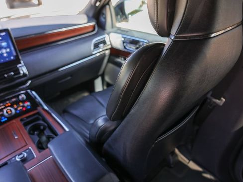 Used 2022 Lincoln Navigator L Reserve AWD/4WD image 27
