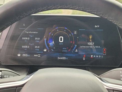 Used 2025 Chevrolet Equinox LT AWD/4WD image 26