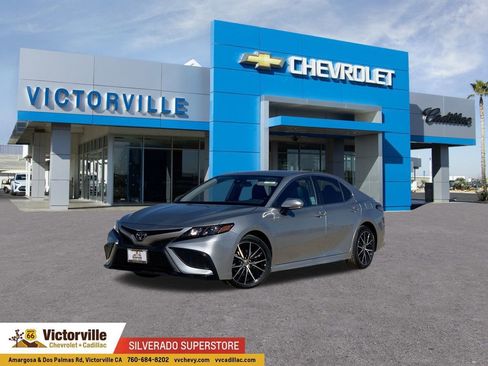 Used 2021 Toyota Camry SE w/ Convenience Package image 1