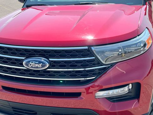 Used 2023 Ford Explorer XLT w/ Equipment Group 202A AWD/4WD image 11