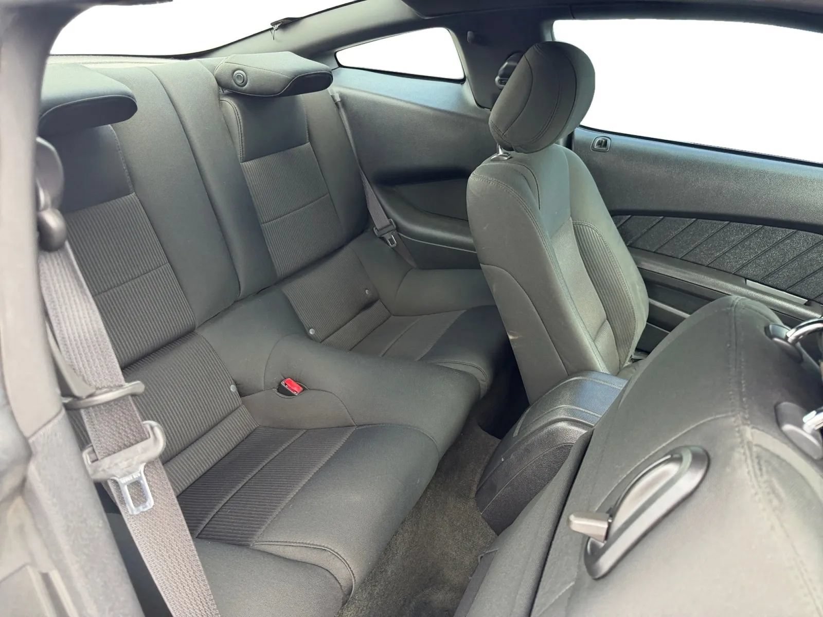 Used 2014 Ford Mustang Coupe RWD image 16