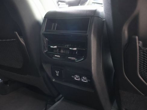 Used 2023 Jeep Grand Cherokee Altitude image 16