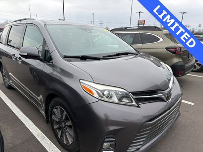 Used 2020 Toyota Sienna Limited Premium w/ Carpet Mat Package