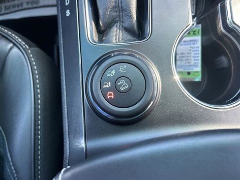 Used 2017 Ford Explorer Platinum image 26
