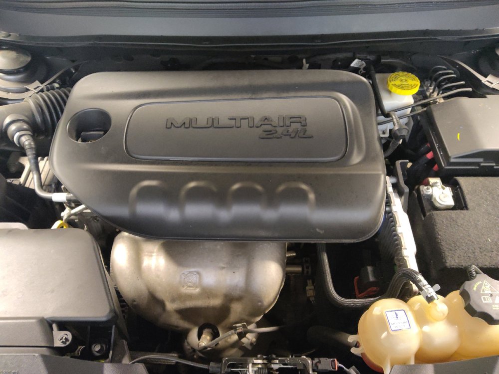 Used 2019 Jeep Cherokee Latitude Plus FWD image 30