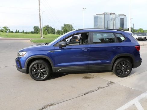 Used 2023 Volkswagen Taos S w/ Driver Assistance Package FWD image 4