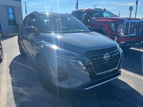 Used 2024 Nissan Kicks SR w/ SR Premium Package FWD image 2