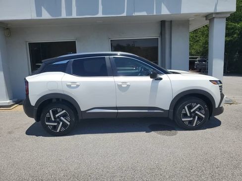 Used 2026 Nissan Kicks SV FWD image 7