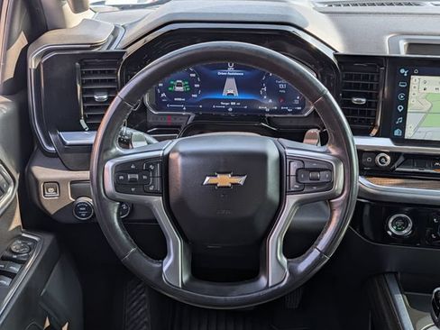 Used 2022 Chevrolet Silverado 1500 LT RWD image 13