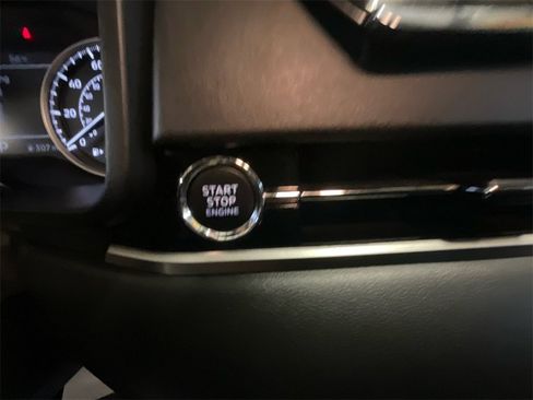 Used 2024 Mitsubishi Outlander SE image 28