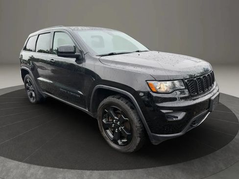 Used 2019 Jeep Grand Cherokee Laredo AWD/4WD image 3