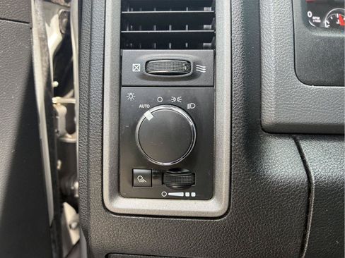 Used 2015 RAM 2500 Tradesman w/ Chrome Appearance Group AWD/4WD image 15
