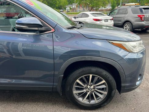 Used 2019 Toyota Highlander XLE AWD/4WD image 8