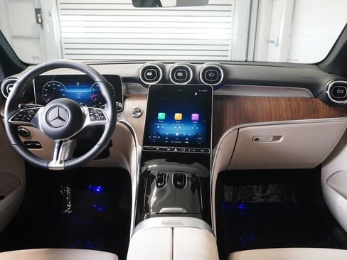 Used 2026 Mercedes-Benz GLC 300 4MATIC image 14