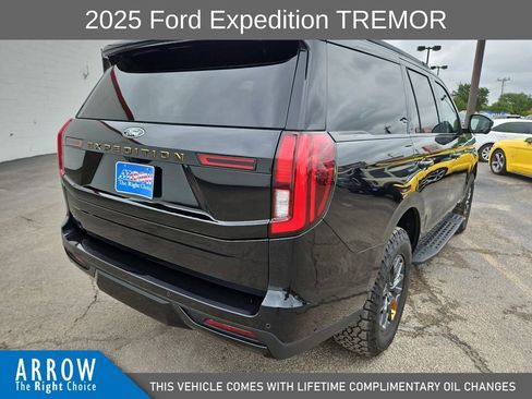 Used 2025 Ford Expedition Tremor AWD/4WD image 12