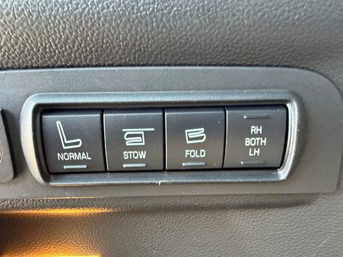 Used 2017 Ford Explorer Limited image 40