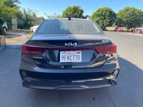Used 2023 Kia Forte LXS FWD image 5