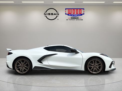 Used 2025 Chevrolet Corvette Stingray Premium Cpe w/ Z51 Performance Package RWD image 2