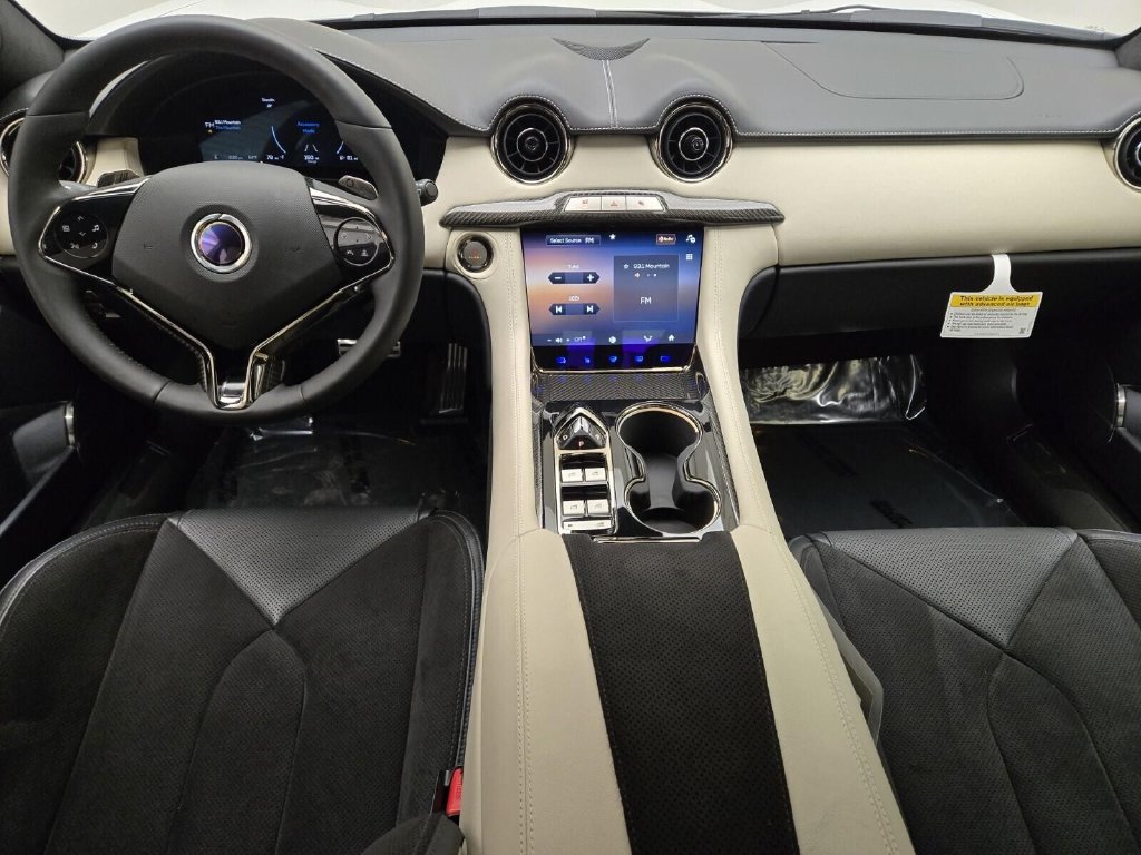 Used 2025 Karma Revero Luxury RWD image 23