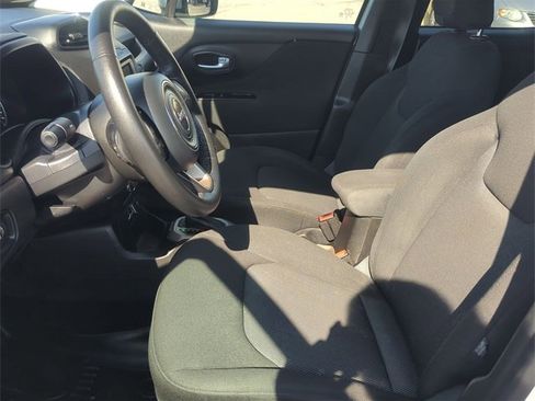 Certified 2015 Jeep Renegade Latitude image 11