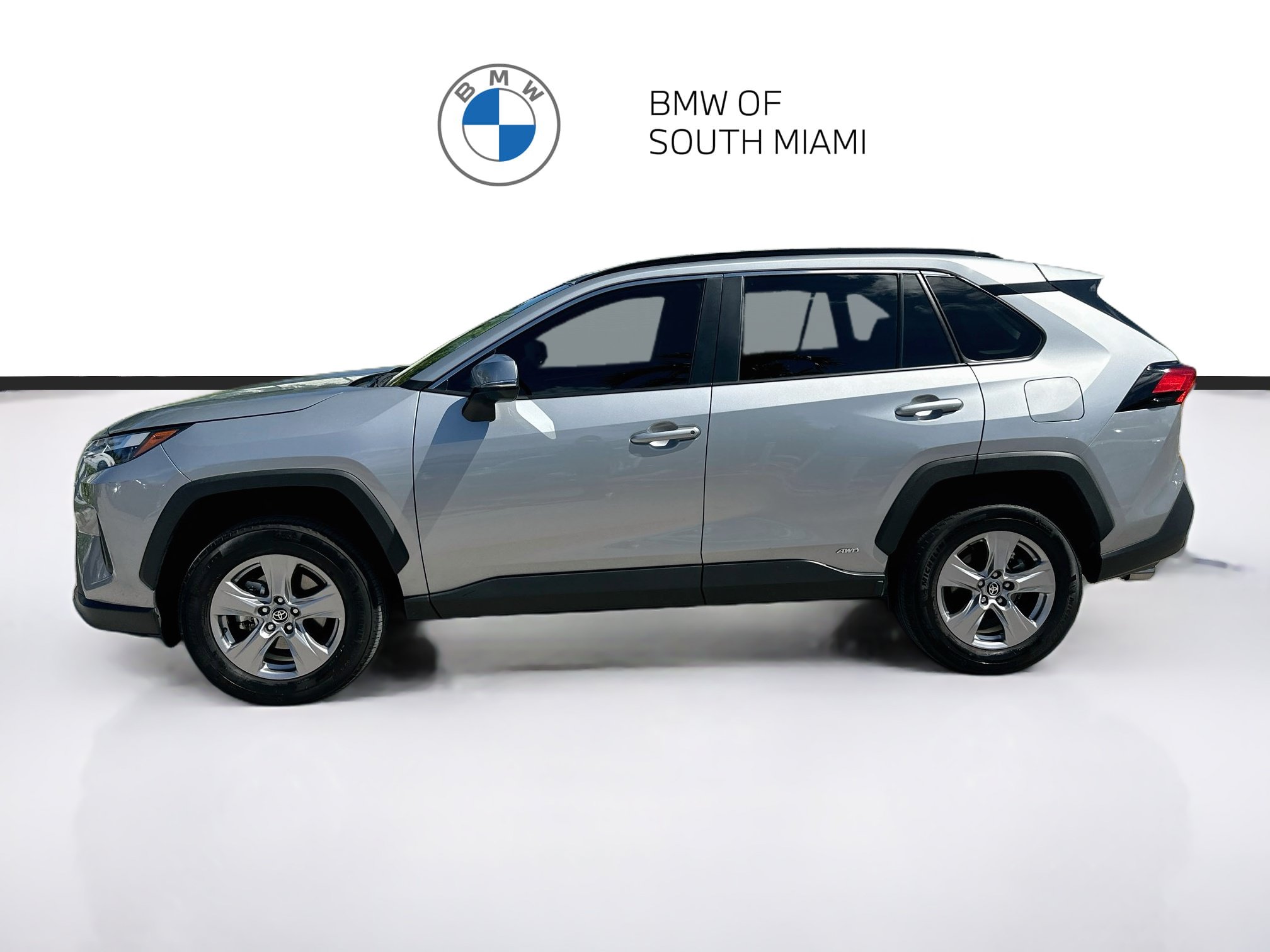 Used 2025 Toyota RAV4 XLE AWD/4WD image 4