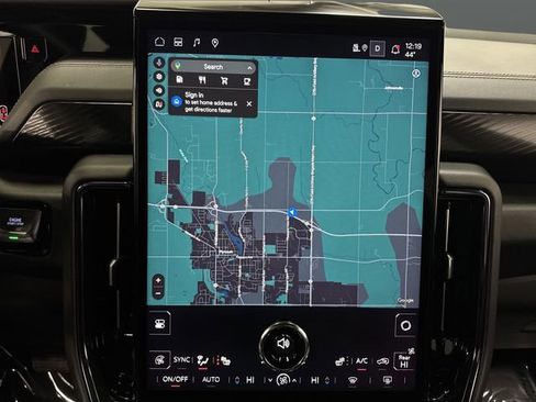 Used 2025 GMC Yukon XL AT4 image 9