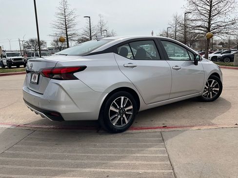 Used 2025 Nissan Versa SV image 6