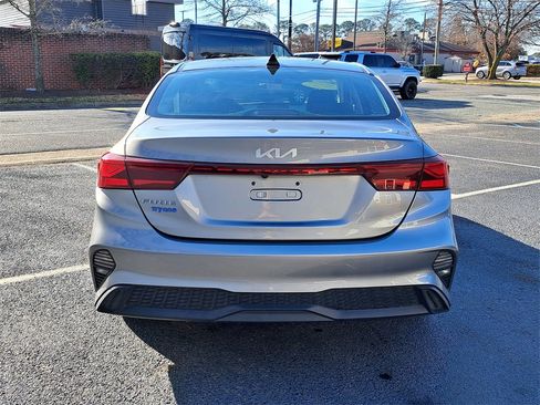 Used 2023 Kia Forte LXS image 5