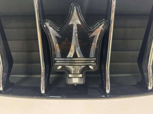 Used 2017 Maserati Levante S image 53