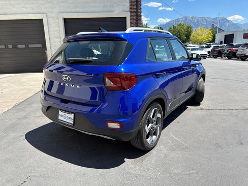 Used 2022 Hyundai Venue Limited FWD image 7