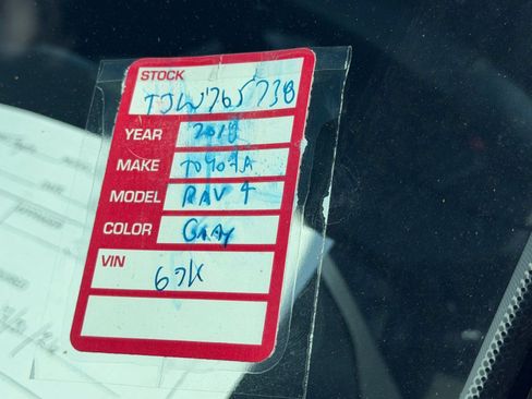 Used 2018 Toyota RAV4 XLE AWD/4WD image 11