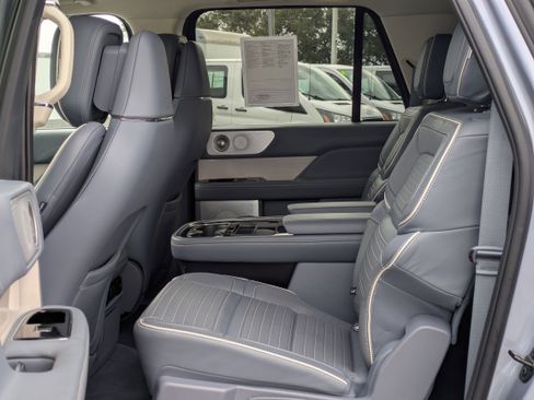 Used 2023 Lincoln Navigator L Black Label image 15
