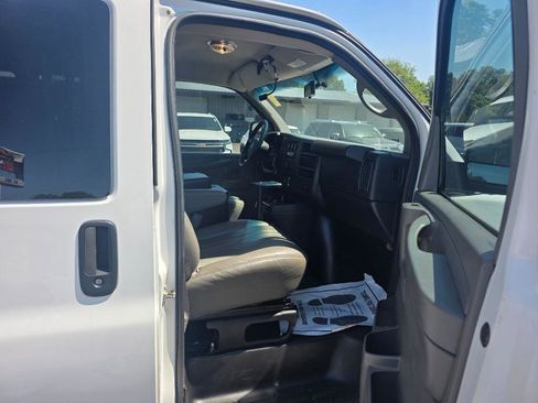 Used 2014 Chevrolet Express 2500 image 7