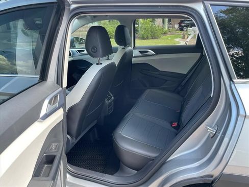 New 2026 Volkswagen Taos SE FWD image 4