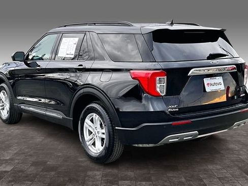 Used 2022 Ford Explorer XLT w/ Equipment Group 202A image 4