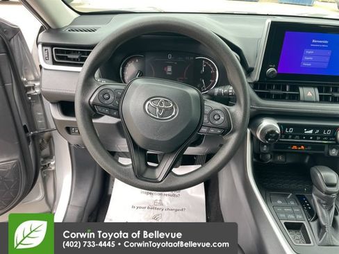 Used 2025 Toyota RAV4 XLE AWD/4WD image 21