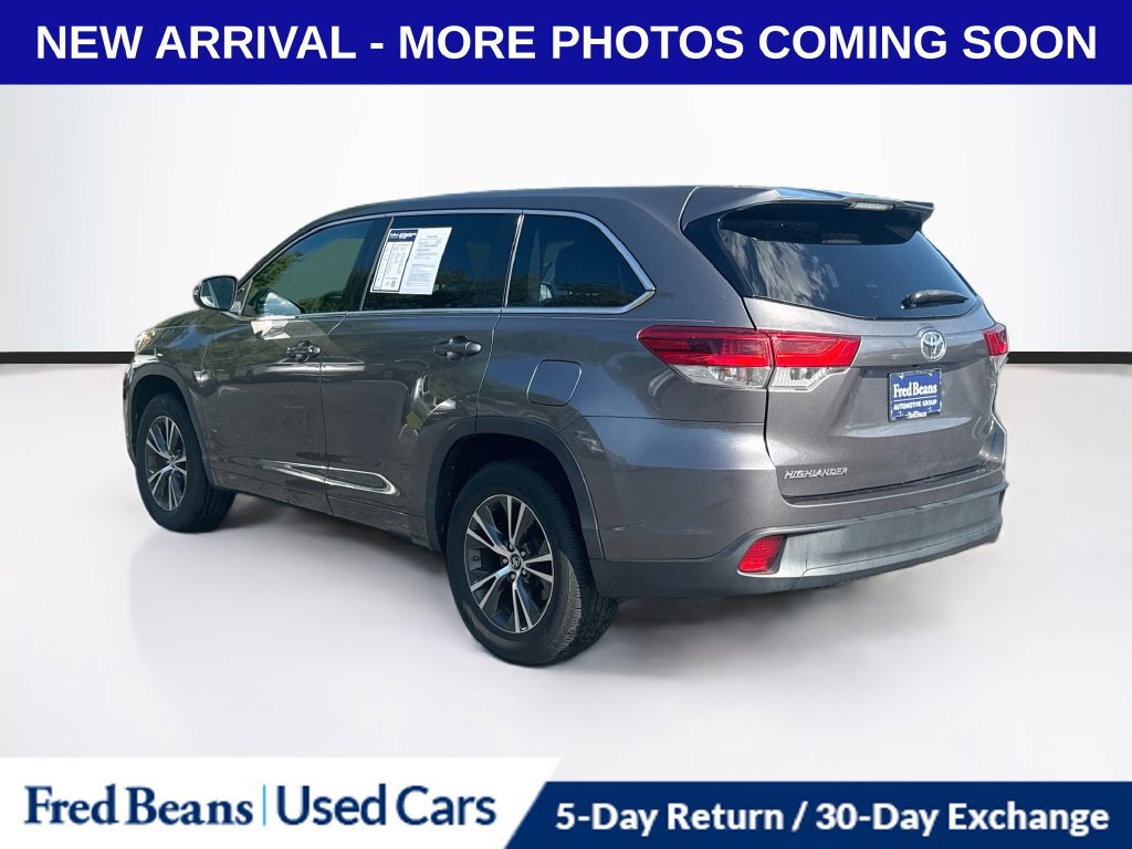 Used 2017 Toyota Highlander LE FWD image 6