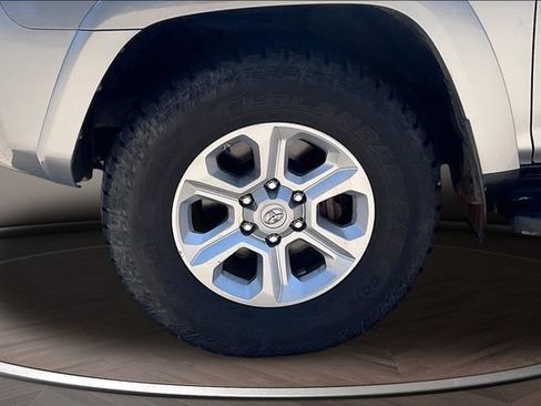 Used 2020 Toyota 4Runner SR5 AWD/4WD image 8