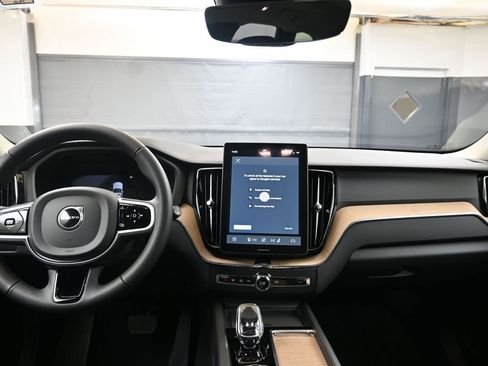 New 2026 Volvo XC60 B5 Plus w/ Protection Package Premier image 22