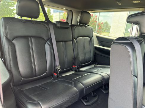 Used 2024 Jeep Wagoneer Series II w/ Flexible Seating Group RWD image 14