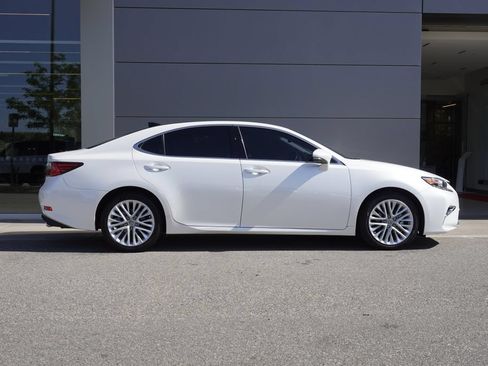 Used 2017 Lexus ES 350 w/ Luxury Package FWD image 7