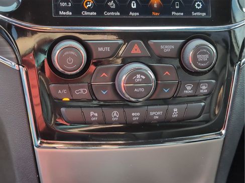 Used 2021 Jeep Grand Cherokee Limited image 28