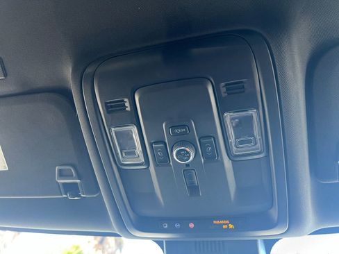 Used 2025 Chevrolet Tahoe Premier image 24