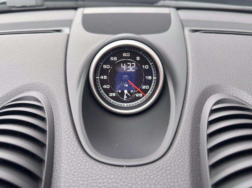 Certified 2025 Porsche 718 Boxster RWD image 30