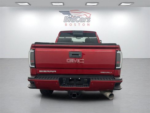 Used 2018 GMC Sierra 2500 Denali w/ Duramax Plus Package image 5