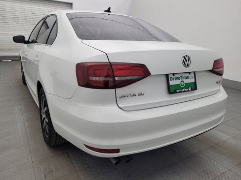 Used 2017 Volkswagen Jetta SE FWD image 5