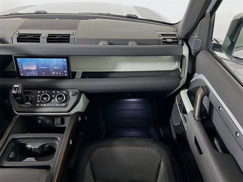 Used 2023 Land Rover Defender 110 X-Dynamic SE image 25