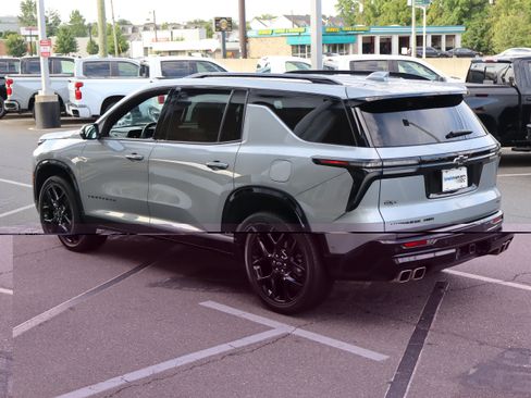 Used 2024 Chevrolet Traverse RS AWD/4WD image 8