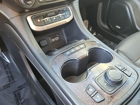 Used 2023 GMC Acadia Denali w/ Denali Ultimate Package image 12